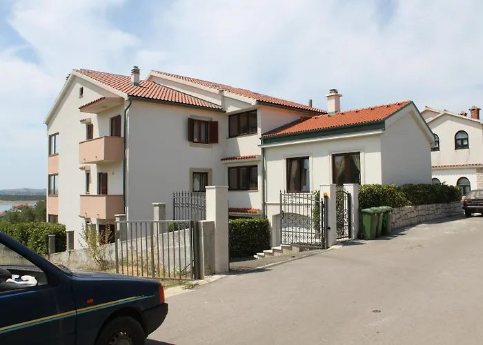 244b Povljana